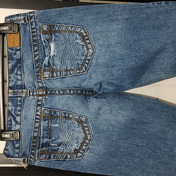 Aeropostale Hailey Distressed Jeans sz 4 short - Picture 9 of 10